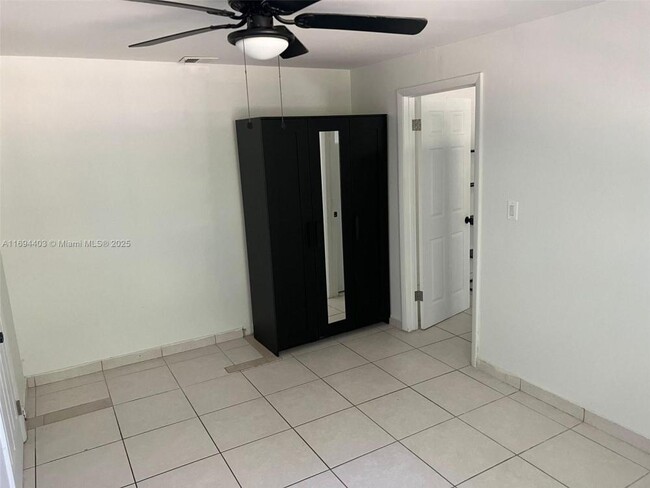 Building Photo - 2 bedroom in Miami Gardens FL 33056