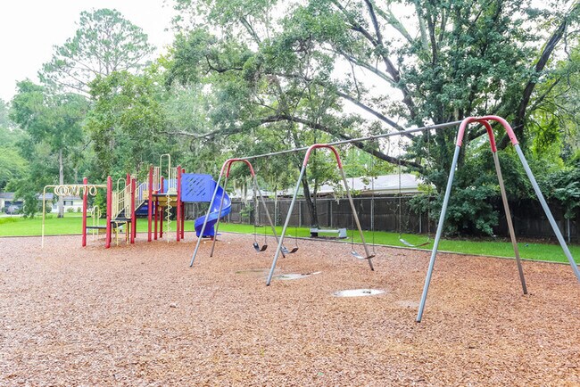 Building Photo - 7317 Sharbeth Dr S