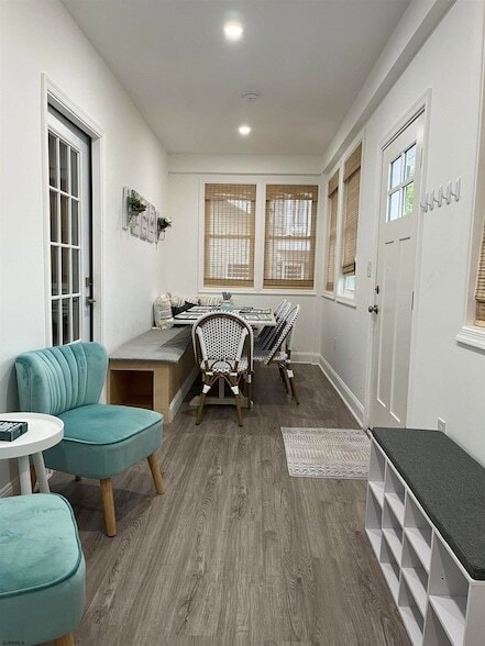 Building Photo - 3 S Richards Ave