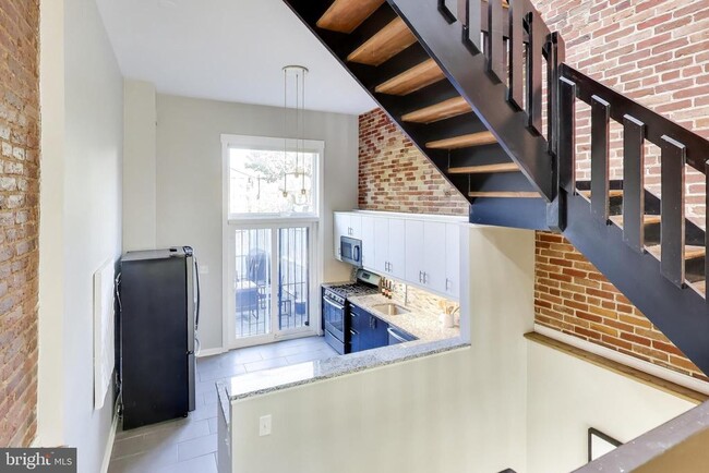 Building Photo - 1238 Linden Pl NE