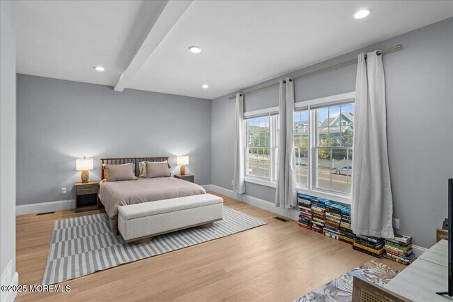 Building Photo - 1613 Ocean Ave