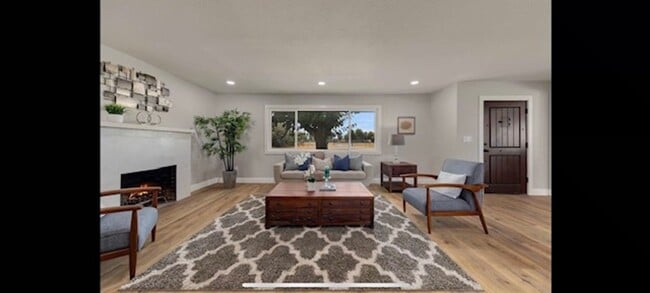Building Photo - Single Story Home With Acreage