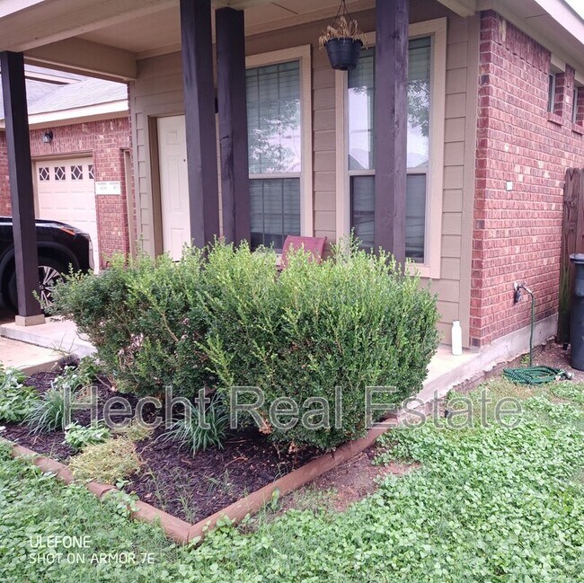 Primary Photo - 913 Brown Rock Dr