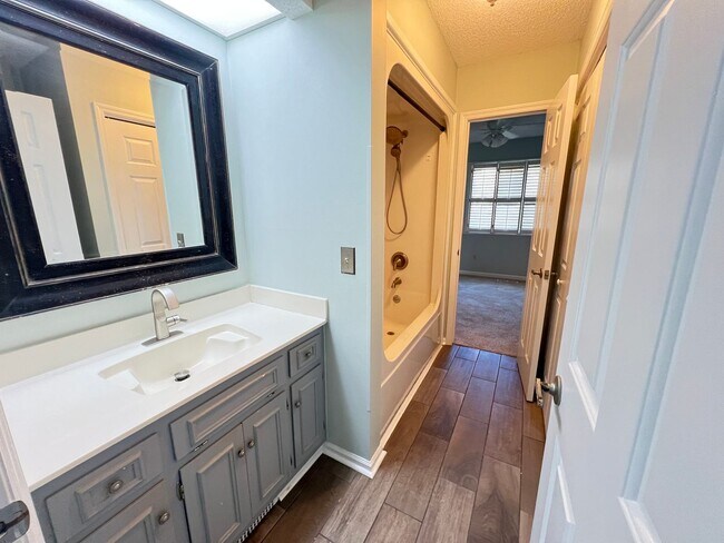 Building Photo - Stunning and Spacious 2 Bedroom, 2.5 Bath, Town Home With Sunroom and Deck!