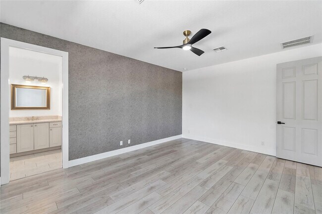 Building Photo - 12015 NW 83rd Pl