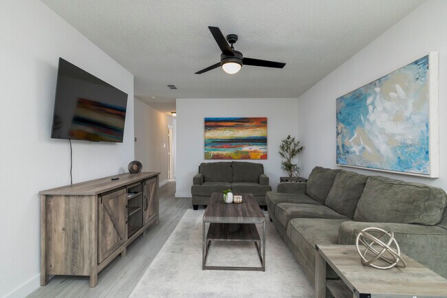 Building Photo - 1704 Kynette Dr