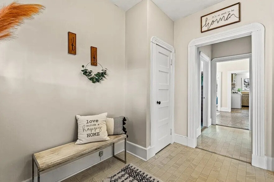 Entry - 57 Spring St