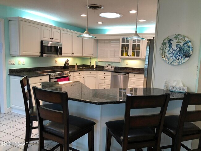 Building Photo - 3011 Princeton Ave