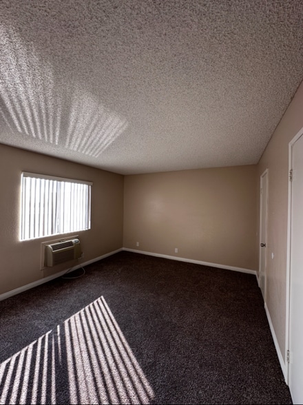 Building Photo - 5136 N Glendora Ave