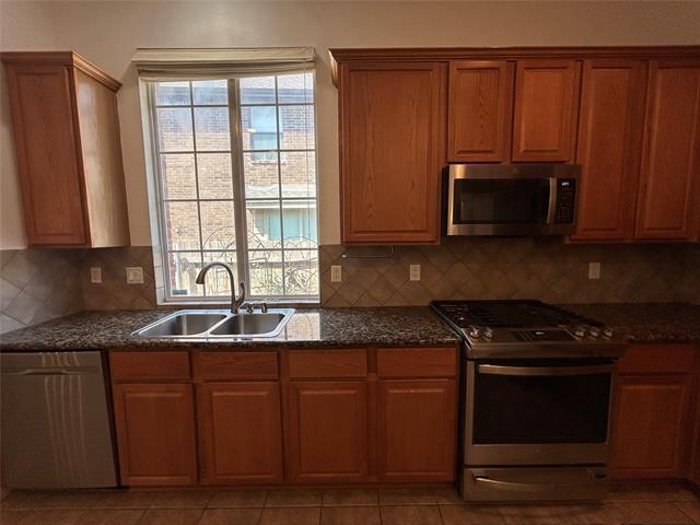 Building Photo - 4840 Van Zandt Dr