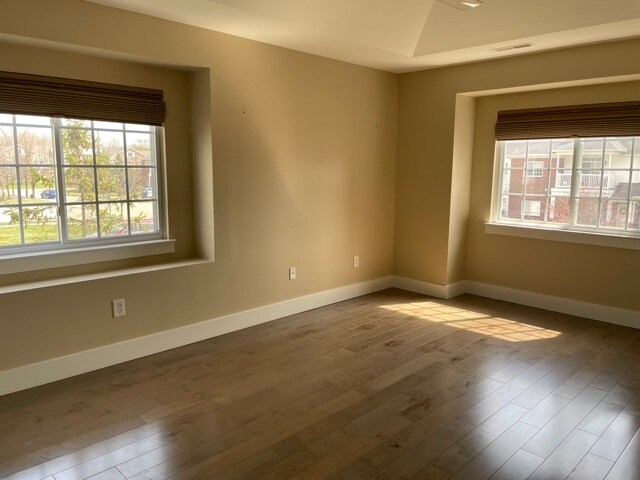 Building Photo - 5735 Acorn Ln