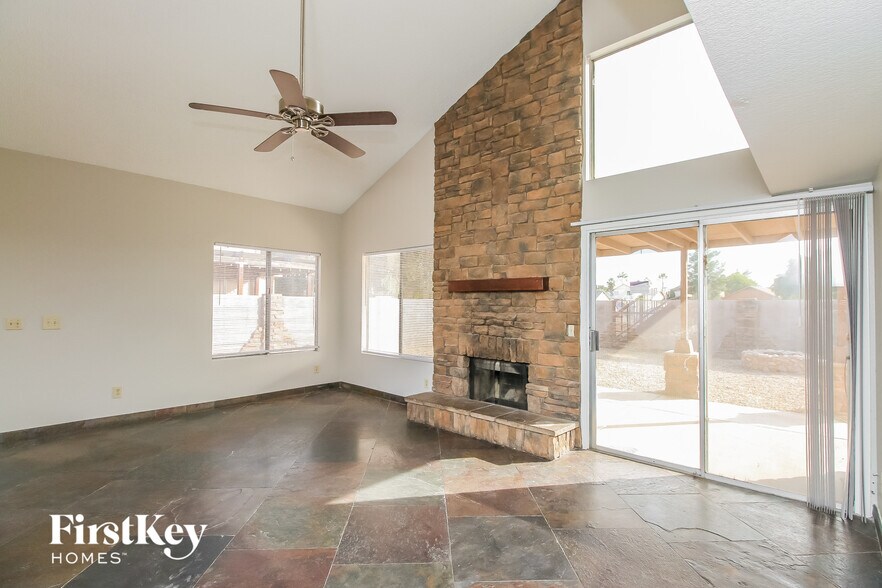 Building Photo - 3941 W Denver St