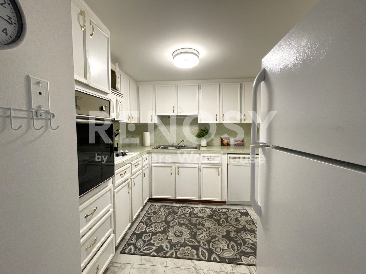 Building Photo - 2042 Australia Way W