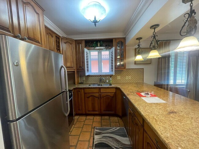 Building Photo - FURNISHED UNIT IN DOWNTOWN FAIRHOPE!