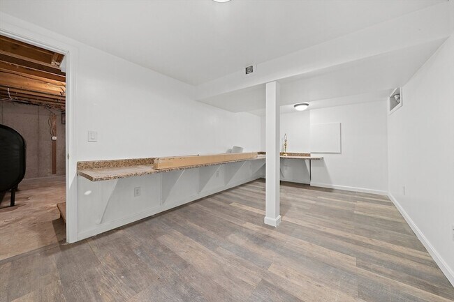 Building Photo - 4 Oaken Bucket Ln