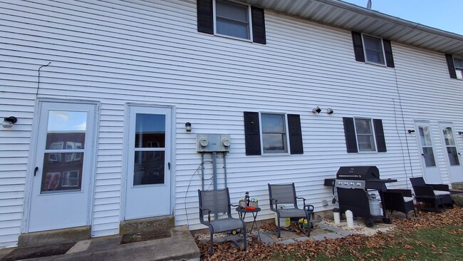 Building Photo - 2 Bedroom 1 Bathroom in Elizabethtown!