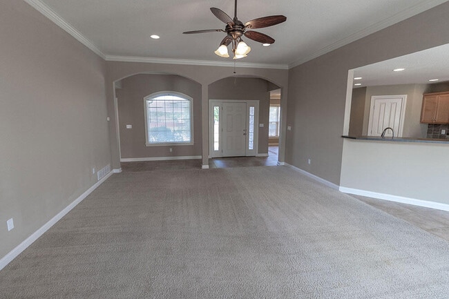 Building Photo - 2303 Roslyn Ct