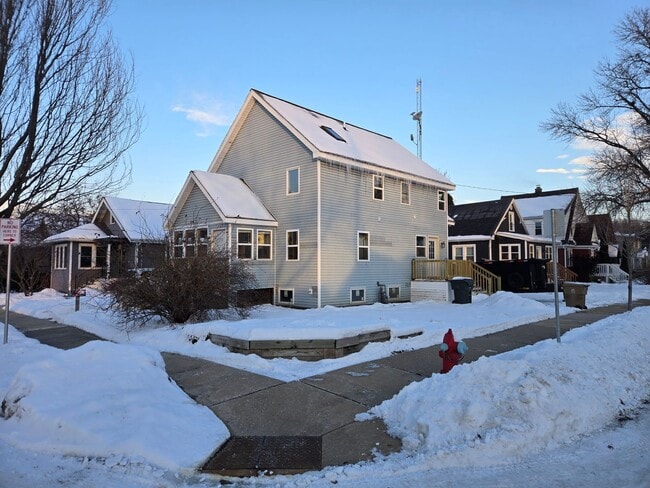 Building Photo - 1714 Erie Ct