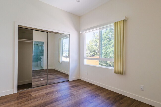 Building Photo - 2821 Virginia Rd