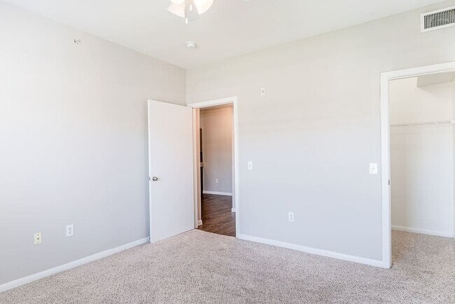 Building Photo - Pet-Friendly 2-Bed with Amenities!