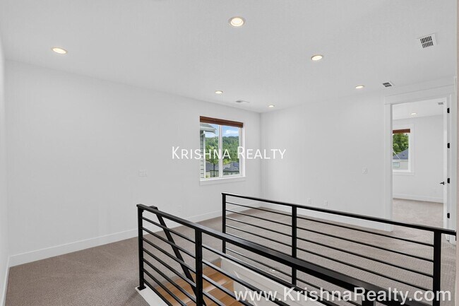 Building Photo - 7802 NW 156th Ter
