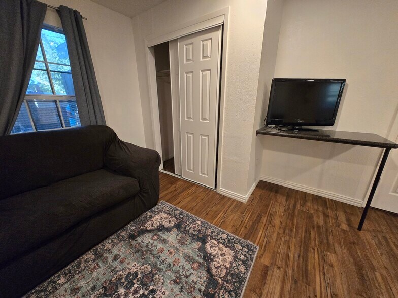 Building Photo - 4200 Rusk St