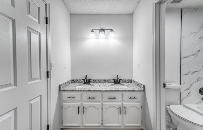 Building Photo - 1242 Grange Way Dr