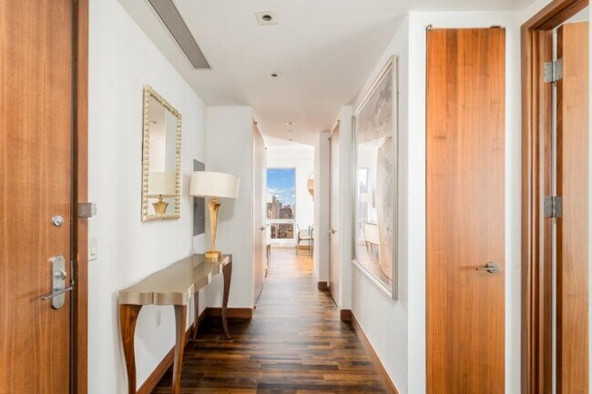 Building Photo - 1 bedroom in New York NY 10018
