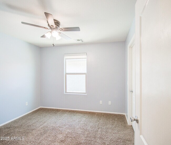 Building Photo - 4068 E Devon Dr