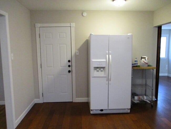 Building Photo - 1005 S 11th St