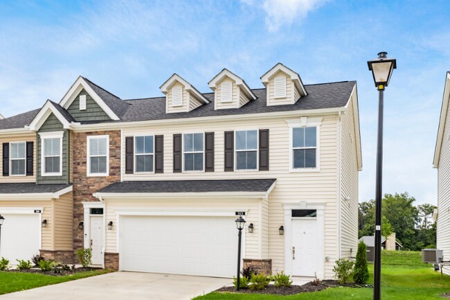 Building Photo - 313 Lenell Lp