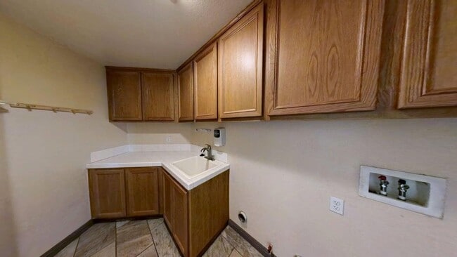 Building Photo - 37978 Spur Dr