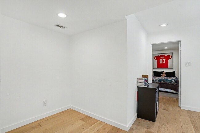 Building Photo - 12368 Montego Plaza