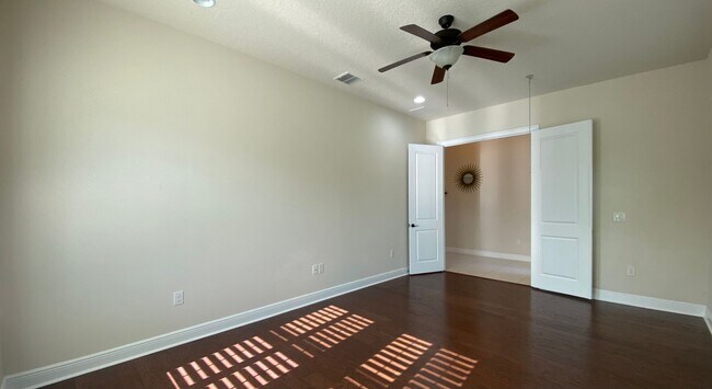 Building Photo - Exquisite 6-Bedroom Estate with Private Po...