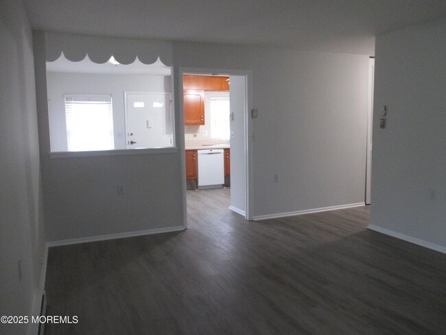 Building Photo - 111B Edinburgh Ln