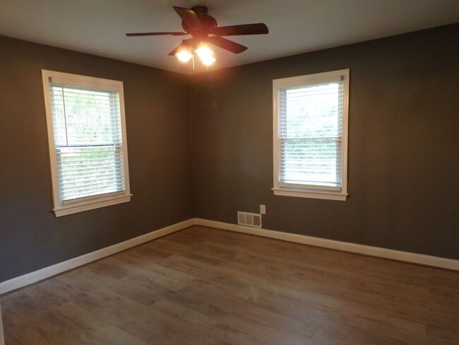 Building Photo - Charming Ranch-Style Home with Finished Ba...