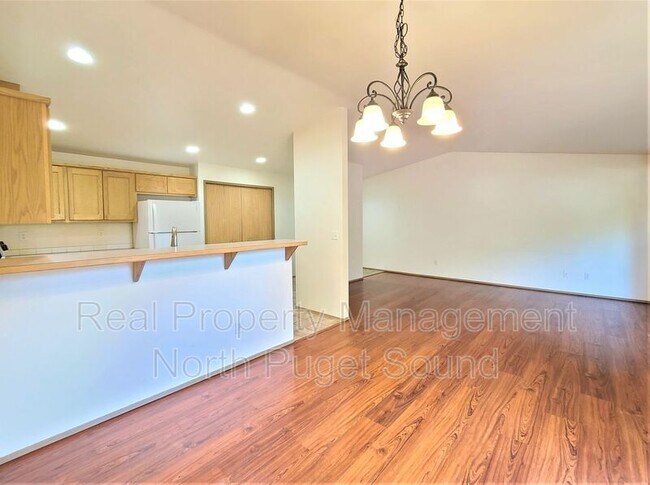 Building Photo - 5953 Grove St
