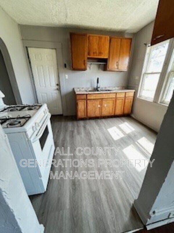 Building Photo - 1011 E 140th St