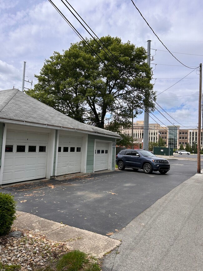 Building Photo - 214 E Lima St