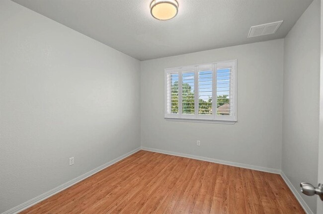 Building Photo - 4627 Senda Ln