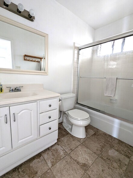 Building Photo - 3813 Huron Ave