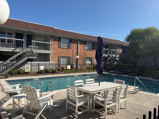 Building Photo - 2250 Bering Dr