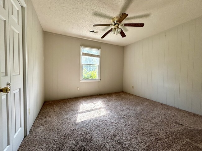 Building Photo - 4701 Grassy Creek Rd
