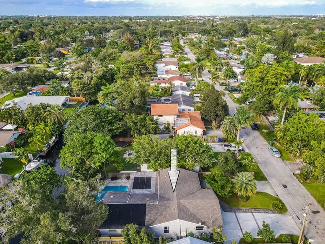 Building Photo - 2065 SW 28th Terrace