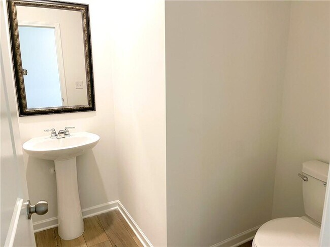 Building Photo - 290 Rivulet Dr