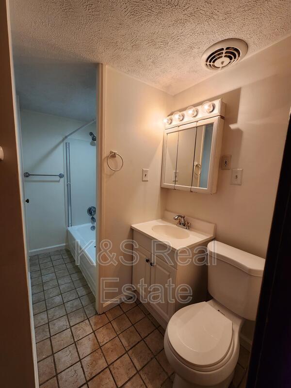 Building Photo - 1114 Schweitzer Road - 2