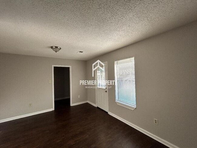 Building Photo - 4717 Chatelet Dr