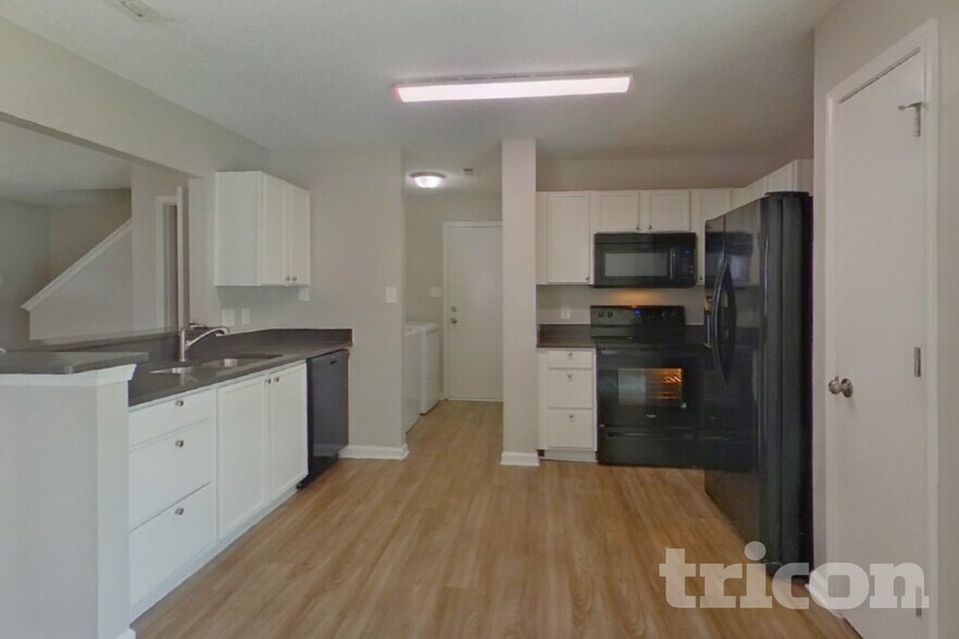 Building Photo - 6207 Linda Vista Ln