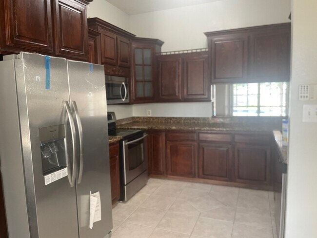 Kitchen - 3917 Orchid Ave