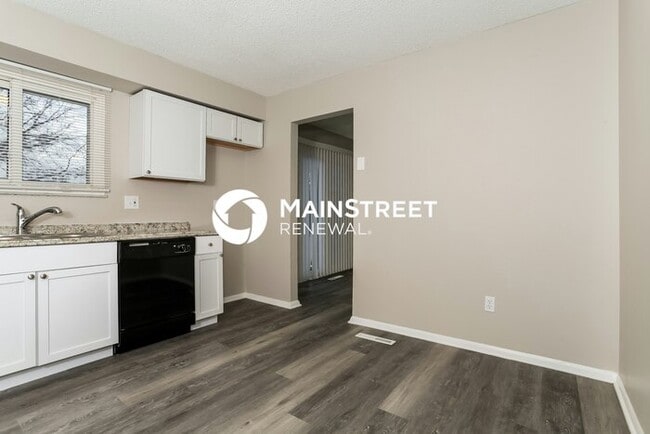 Building Photo - 2033 Queensbridge Dr
